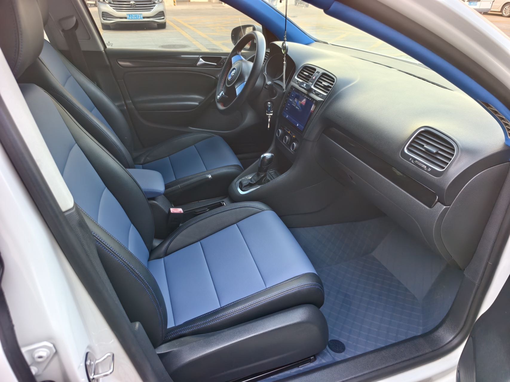 Volkswagen Golf 2014 car image #9