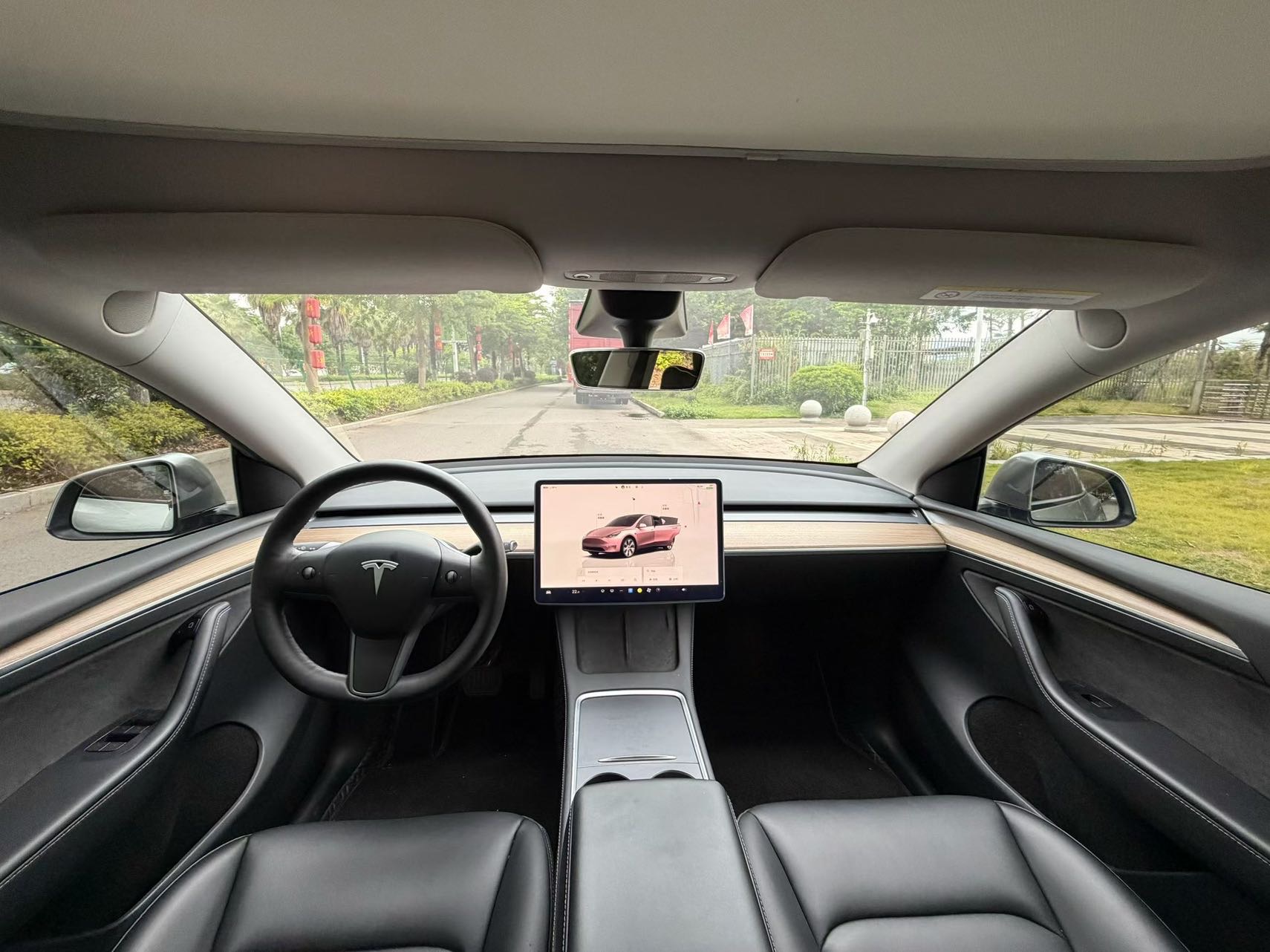 Tesla Model Y 2022 car image #5