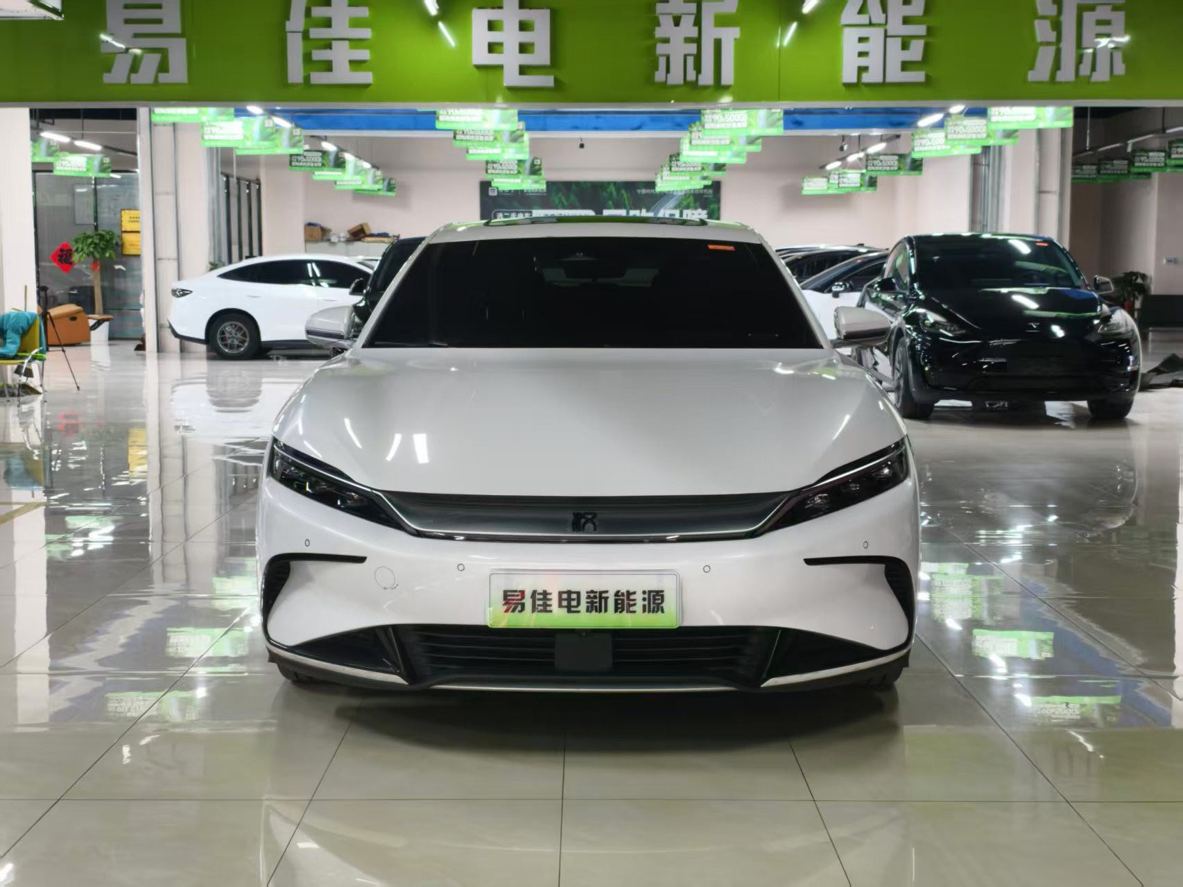 BYD Han 2023 #2 BYD Han 2023 car image #2