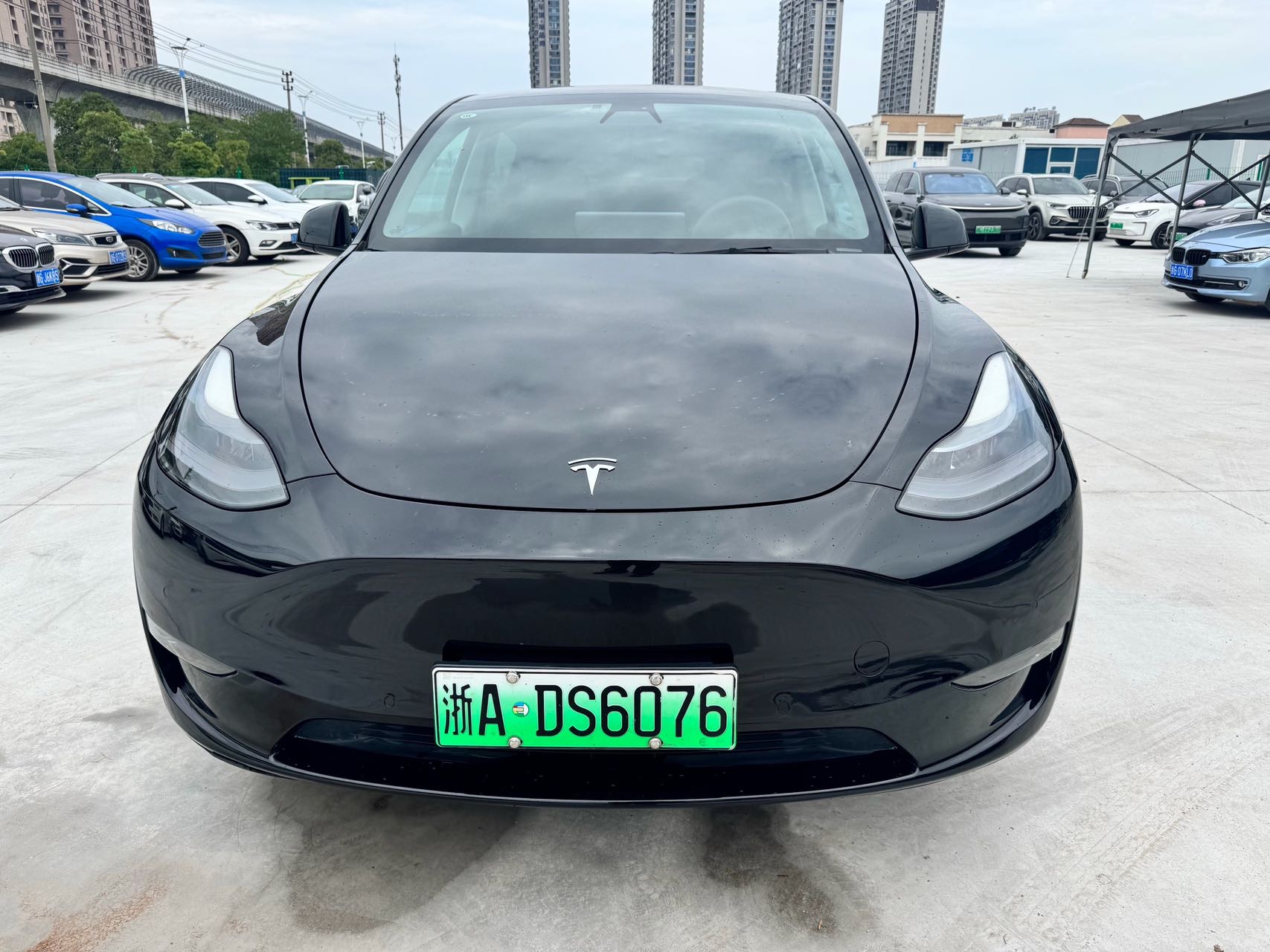 Tesla Model Y 2021 #2 Tesla Model Y 2021 car image #2