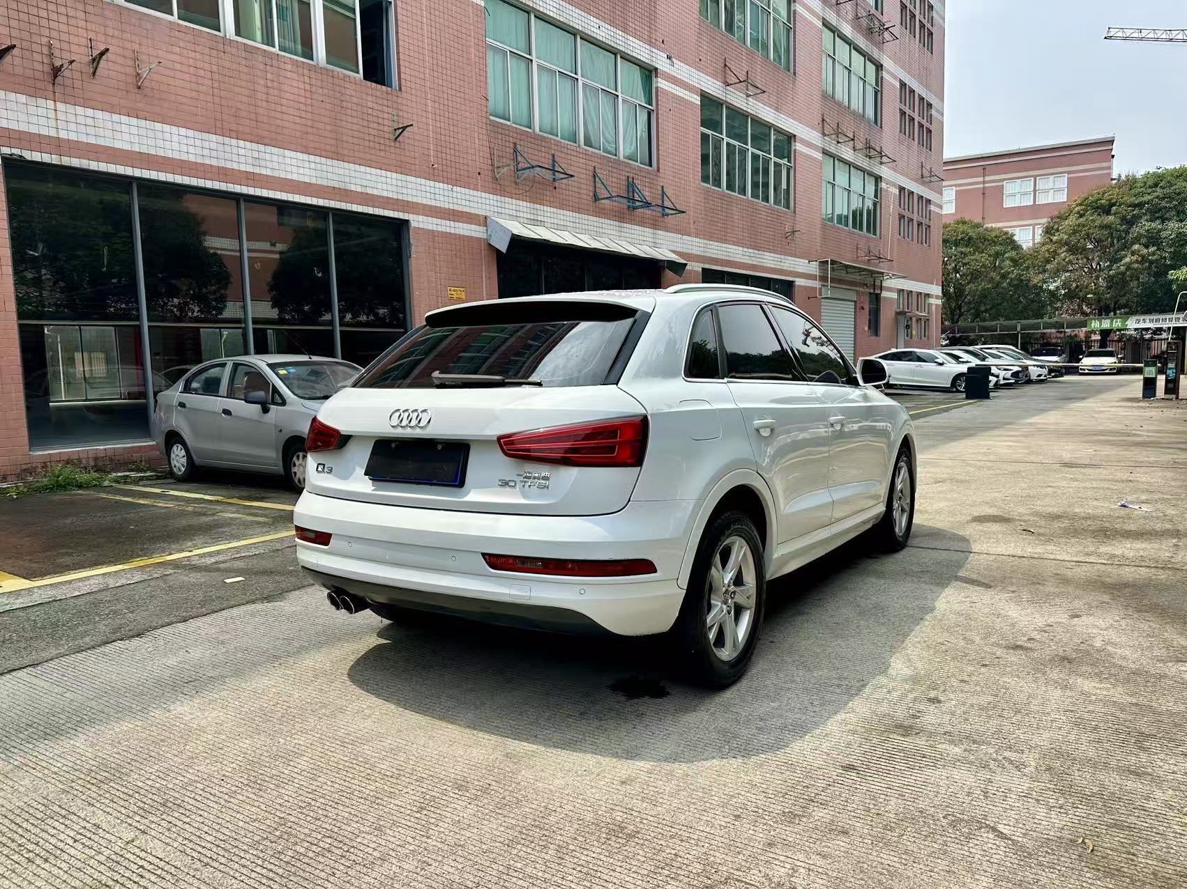 Audi Q3 2017 #9 Audi Q3 2017 car image #9