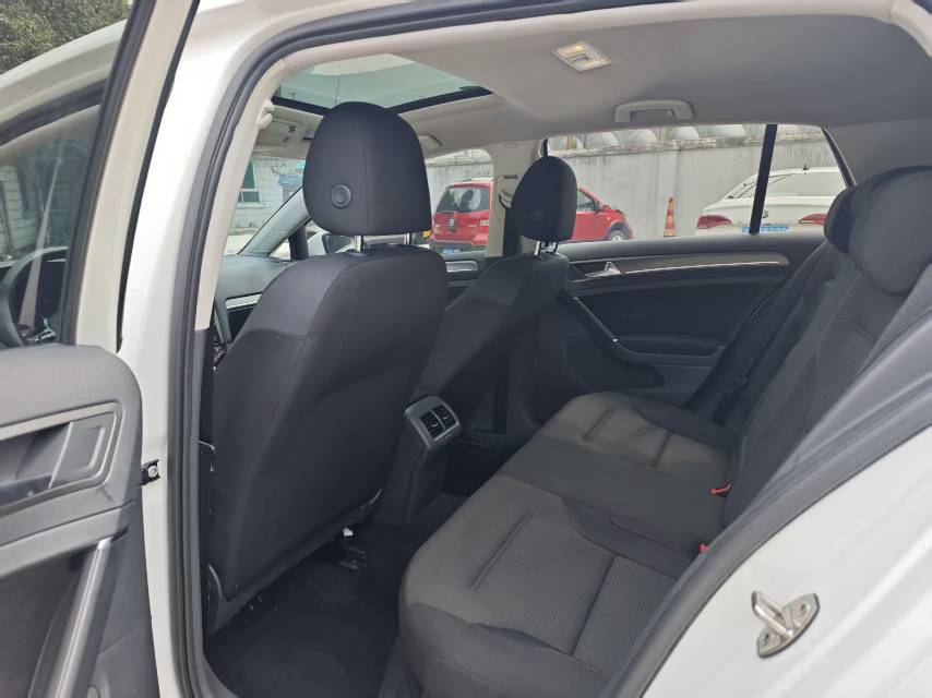 Volkswagen Golf 2016 car image #10