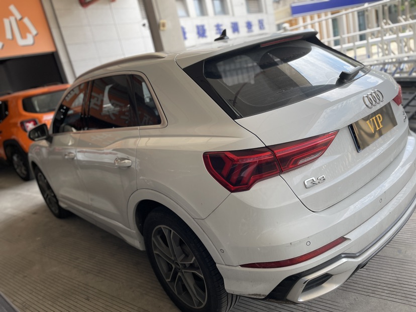Audi Q3 2024 car image #6