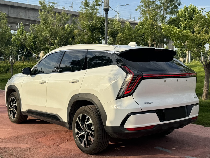 GEELY Boyue L 2025 car image #6