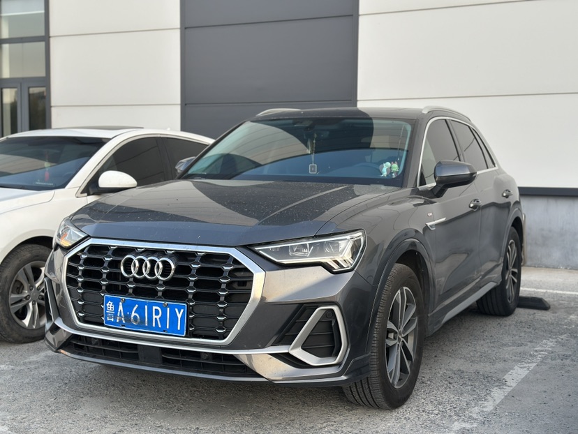 Audi Q3 2020 Audi Q3 2020 immagine di auto