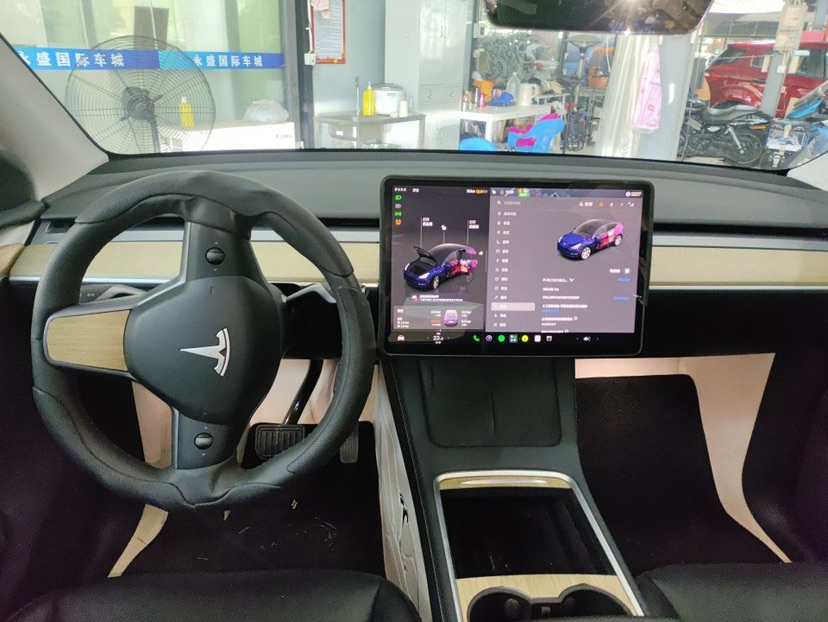 Tesla Model Y 2023 #6 Tesla Model Y 2023 car image #6