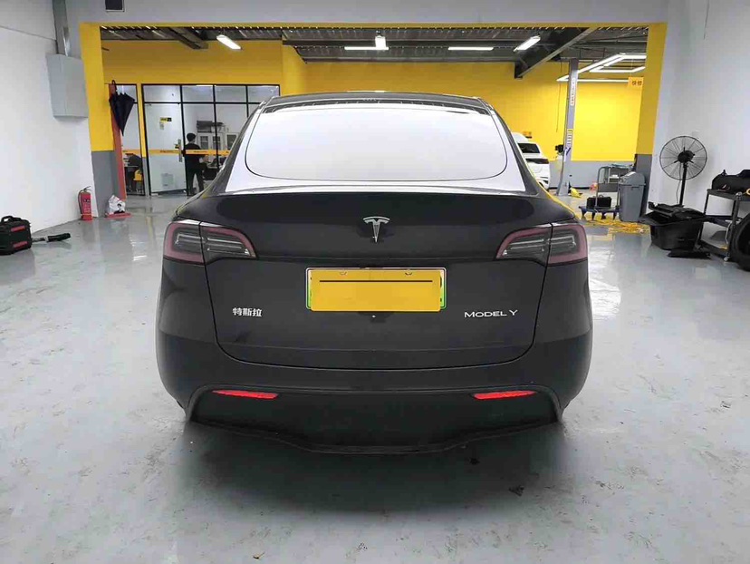 Tesla Model Y 2024 #2 Tesla Model Y 2024 car image #2