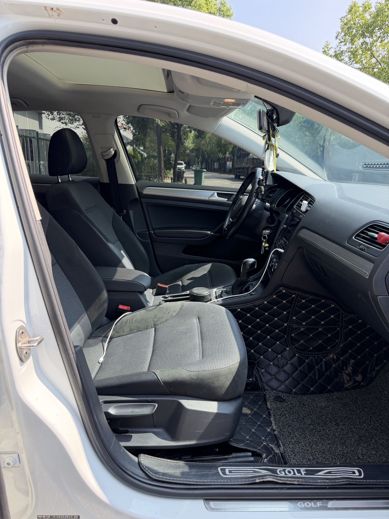 Volkswagen Golf 2020 car image #7
