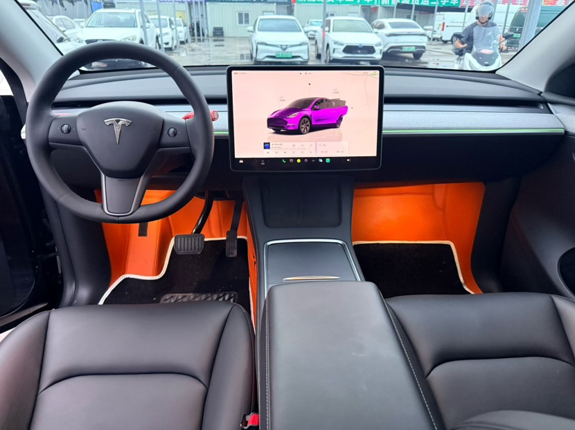 Tesla Model Y 2024 #5 Tesla Model Y 2024 car image #5