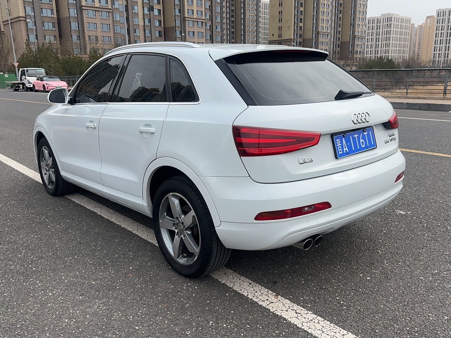Audi Q3 2015 car image #7