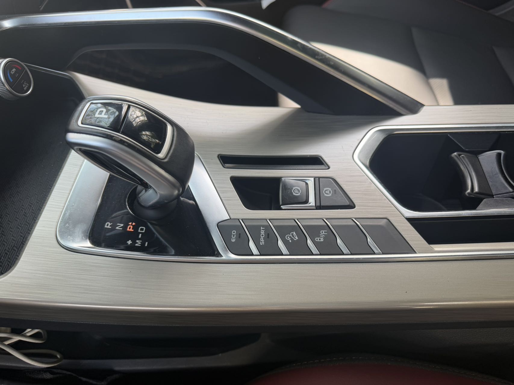 GEELY Coolray 2019 #9 GEELY Coolray 2019 car image #9