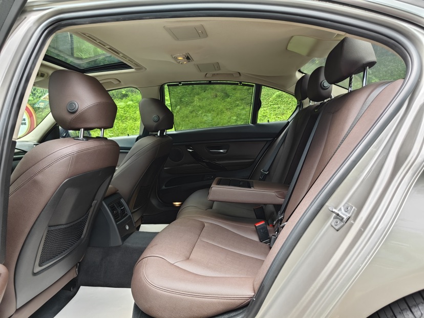 BMW 3 Series 2018 #9 BMW 3 Series 2018 car image #9