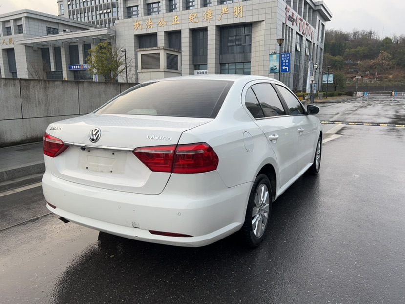 Volkswagen Santana 2016 car image #5
