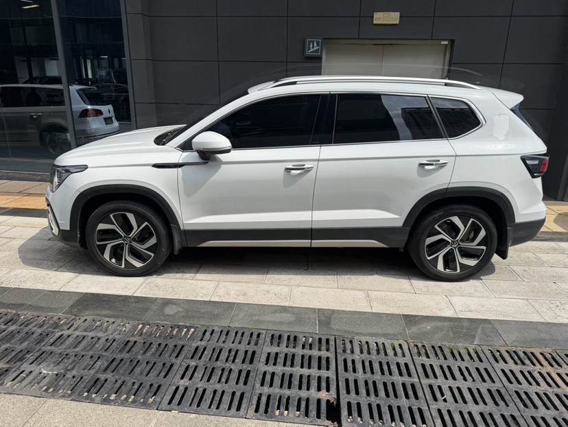 Volkswagen Tharu 2024 car image #6