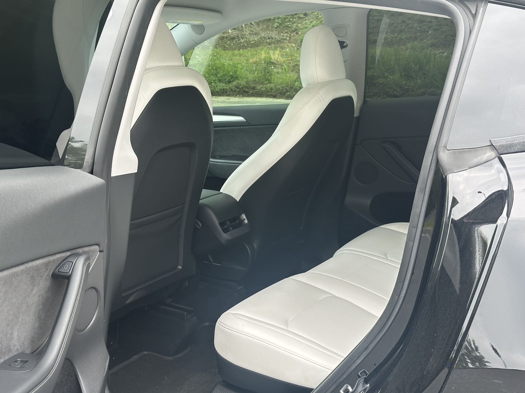 Tesla Model Y 2023 #7 Tesla Model Y 2023 car image #7