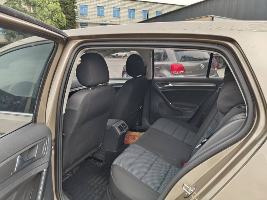 Volkswagen Golf 2015 car image #12