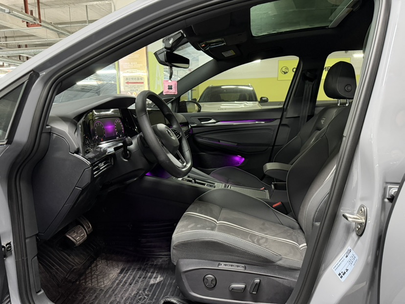 2023 car image #7
