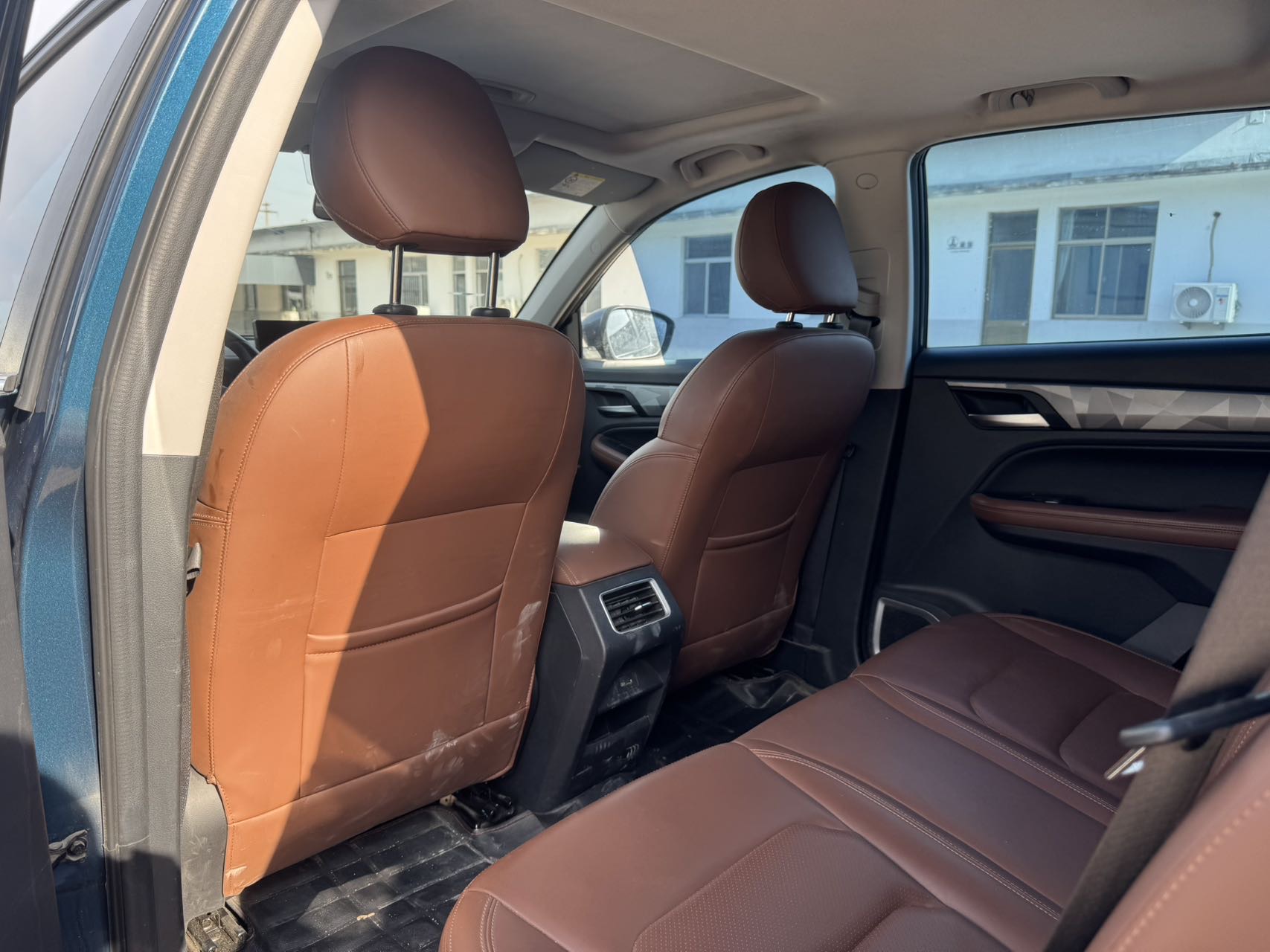GEELY Vision X6 2022 car image #5