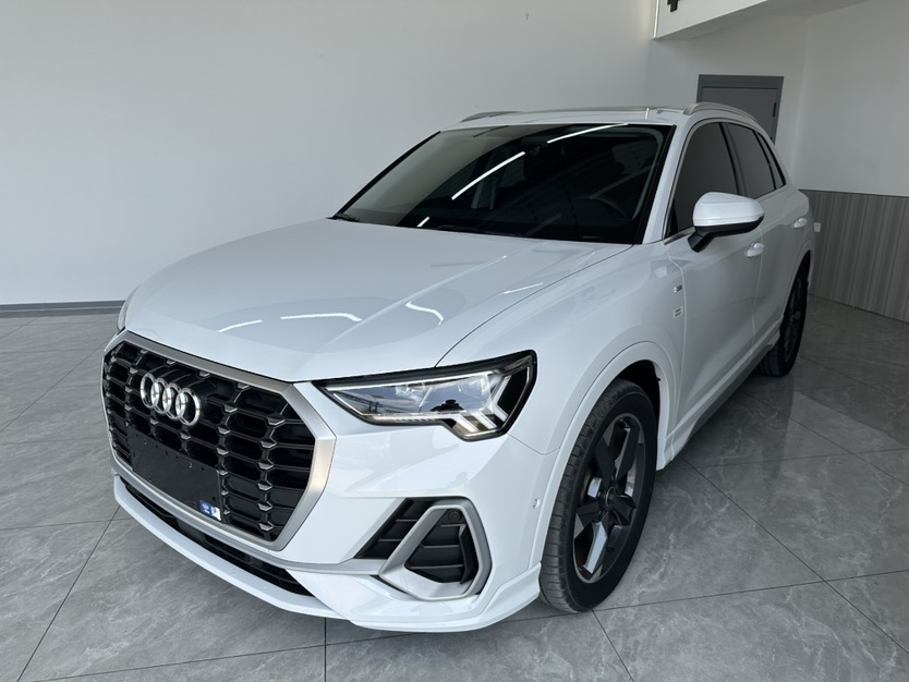 Audi Q3 2023 immagine di auto #3
