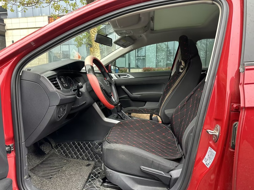 Volkswagen Polo 2020 car image #4
