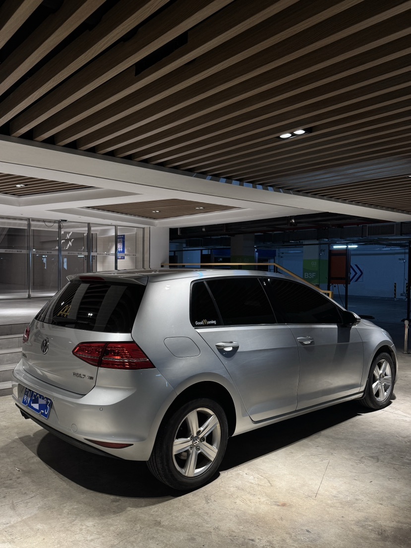 Volkswagen Golf 2015 car image #3