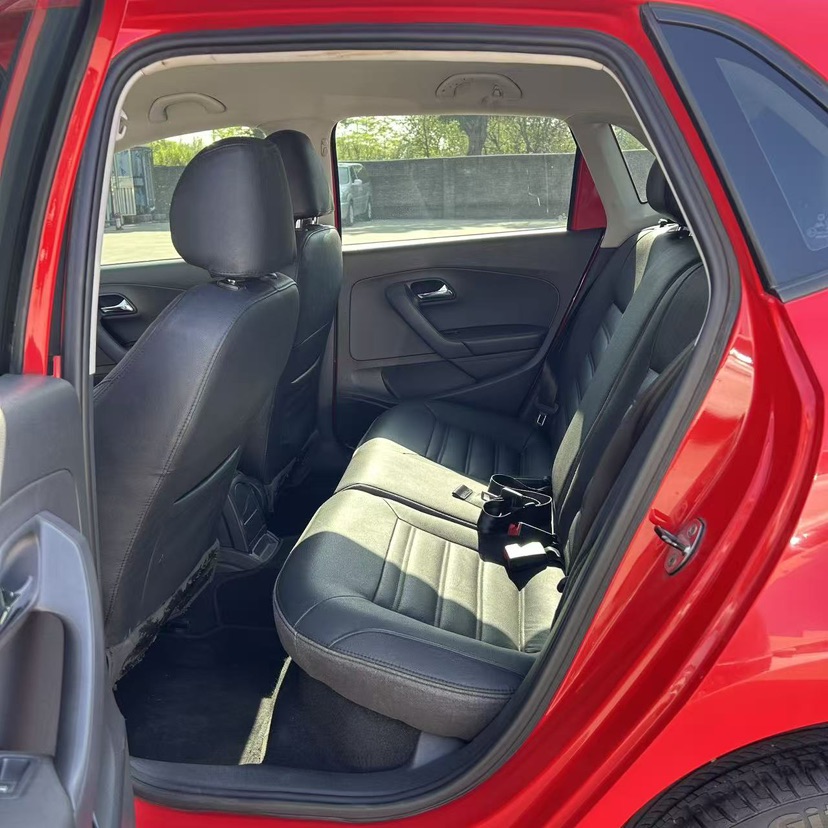 Volkswagen Polo 2014 car image #5