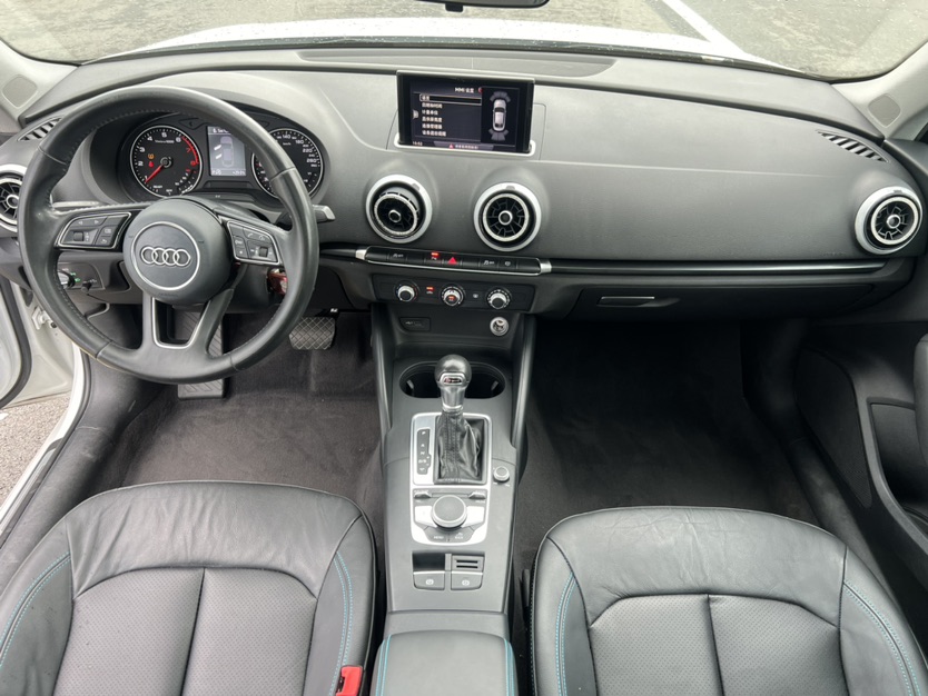 Audi A3 2018 car image #9