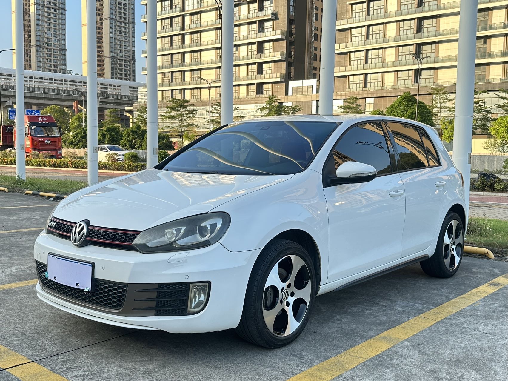 Volkswagen GolfGTI 2012 Volkswagen GolfGTI 2012 car image