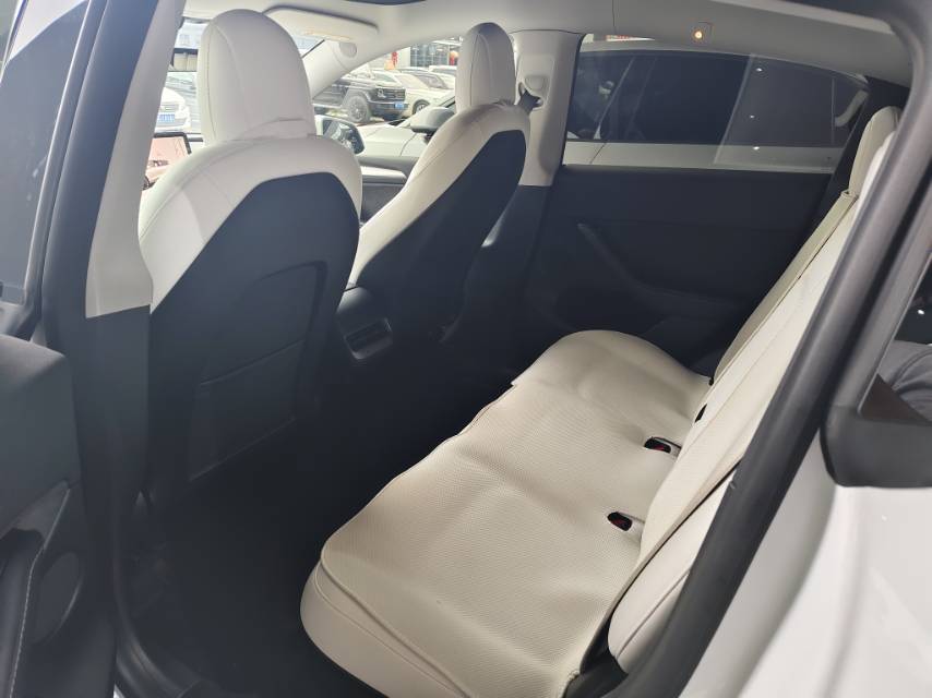 Tesla Model Y 2022 car image #3