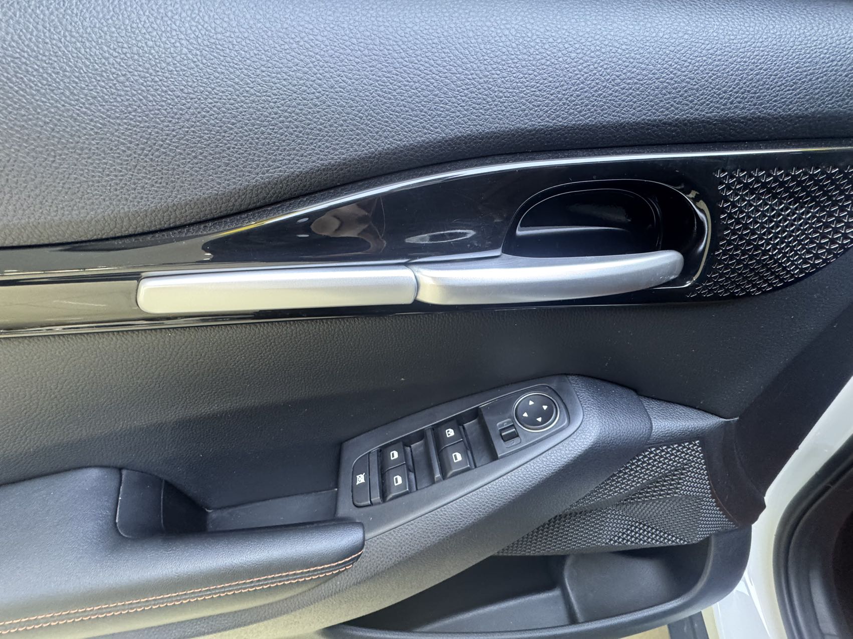 Kia Seltos 2023 car image #17