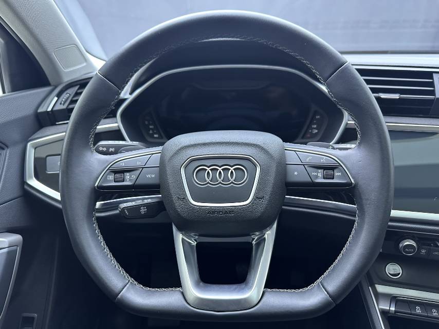 Audi Q3 2022 car image #10