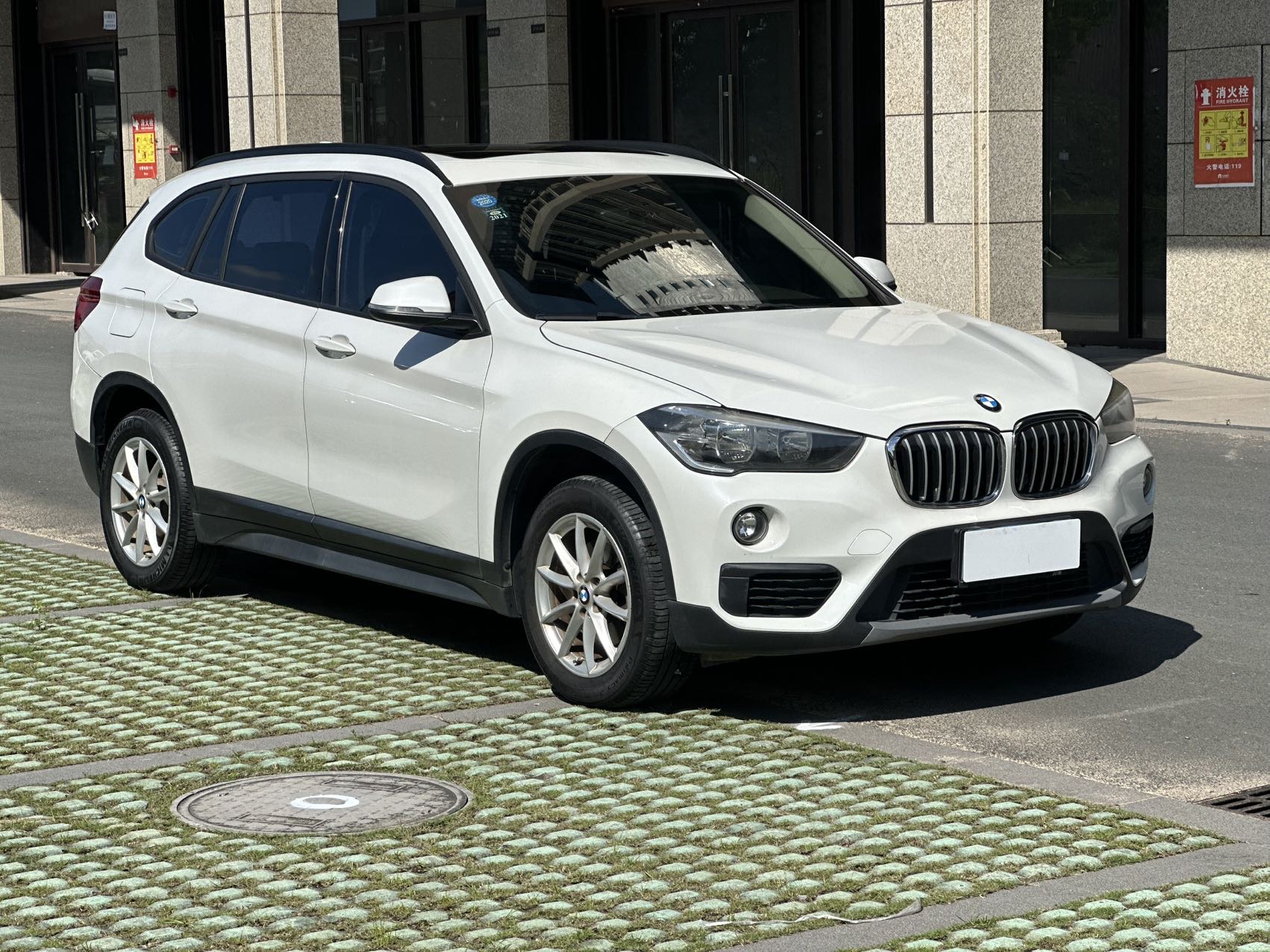 BMW X1 2019 BMW X1 2019 car image