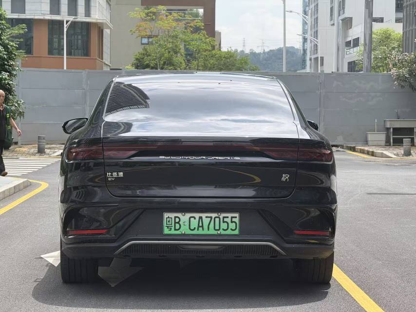 BYD Han 2024 car image #8