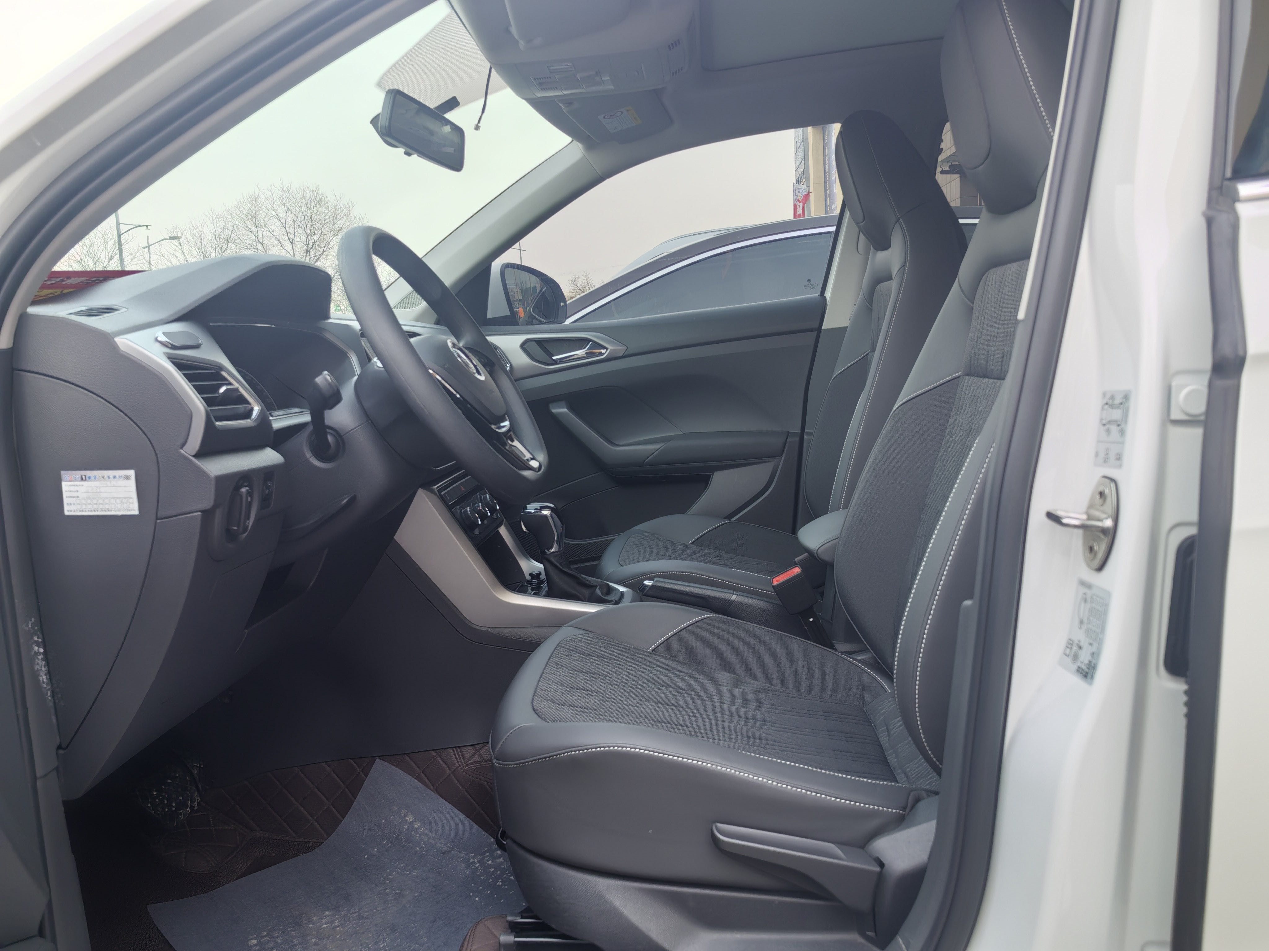 Volkswagen T-Cross 2021 #3 Volkswagen T-Cross 2021 car image #3