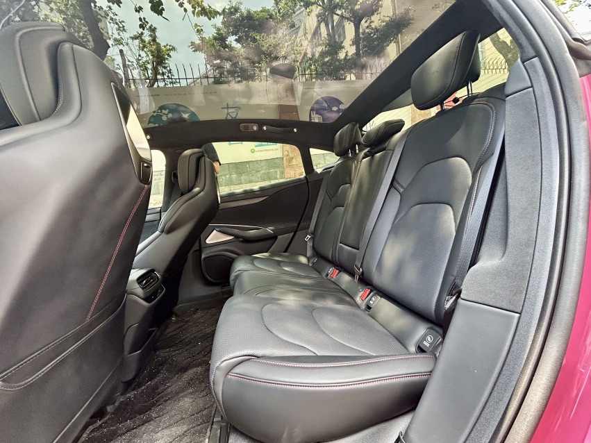MI SU7 2025 car image #3