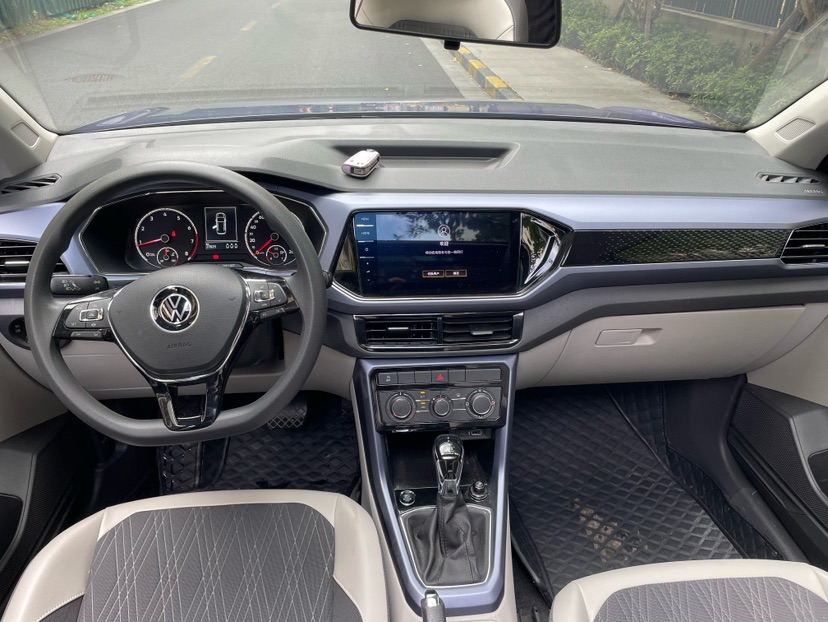Volkswagen T-Cross 2021 car image #6