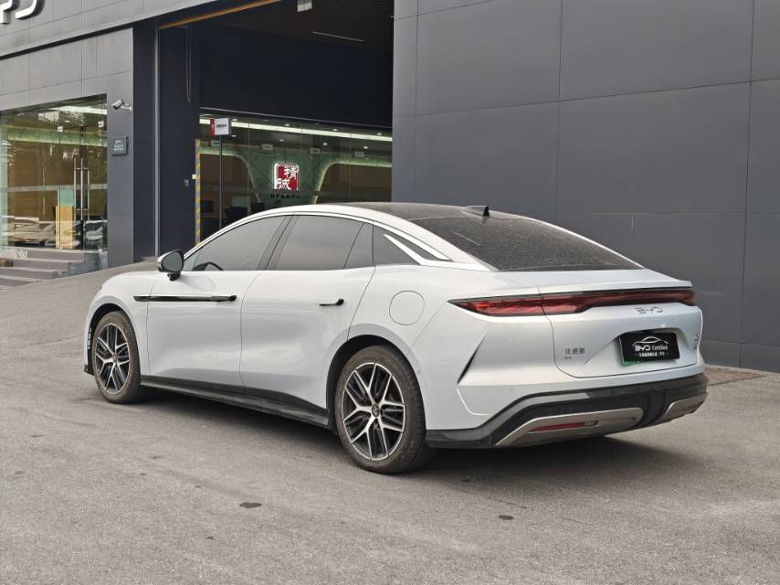 BYD HanL 2025 car image #7