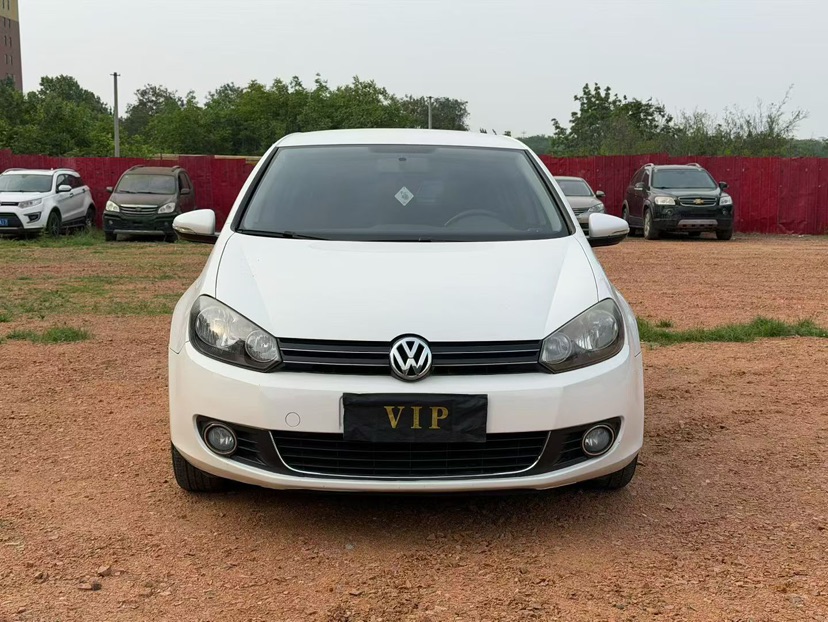 Volkswagen Golf 2013 car image #2