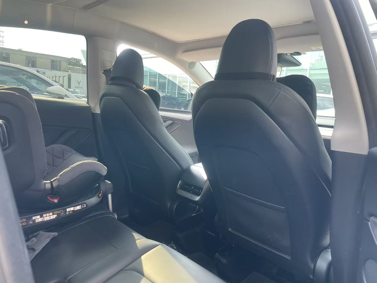 Tesla Model Y 2023 #3 Tesla Model Y 2023 car image #3