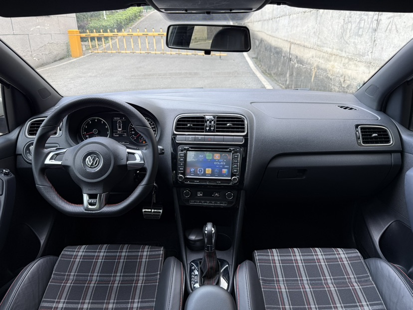 Volkswagen Polo 2014 #6 Volkswagen Polo 2014 car image #6