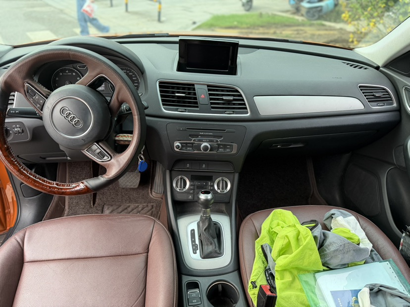 Audi Q3 2015 #4 Audi Q3 2015 car image #4