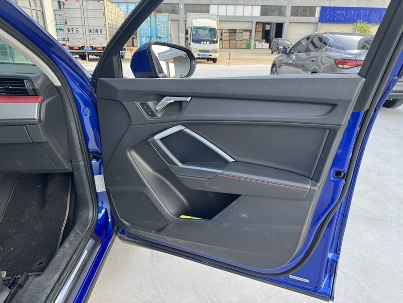 Audi Q3 2019 #18 Audi Q3 2019 car image #18
