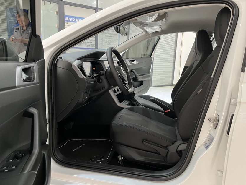 Volkswagen Polo 2023 car image #6