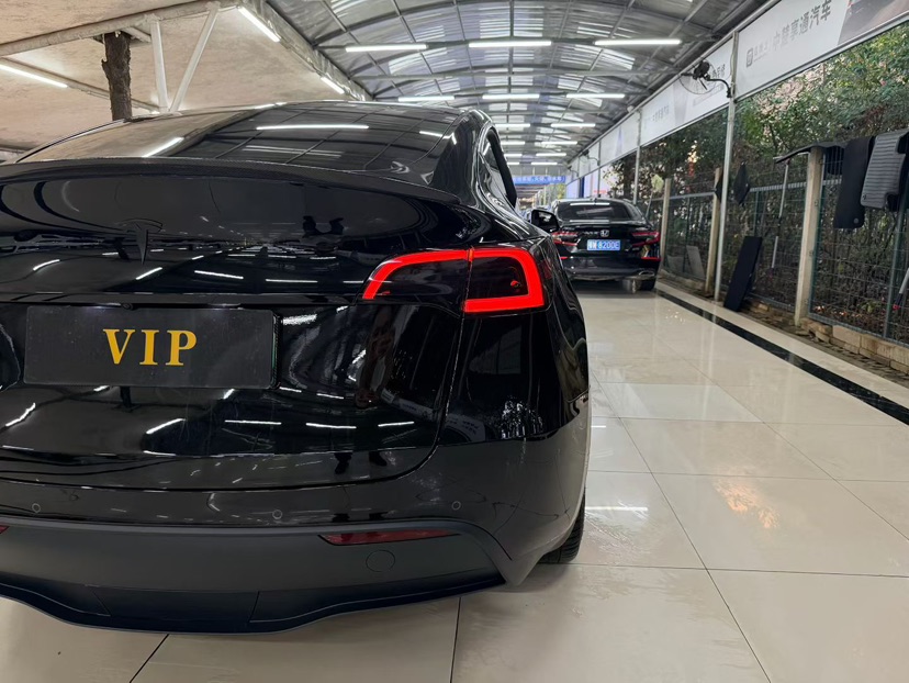 Tesla Model Y 2023 #6 Tesla Model Y 2023 immagine di auto #6
