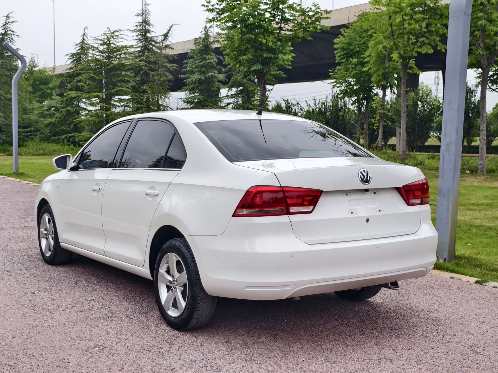 Volkswagen Santana 2016 car image #8