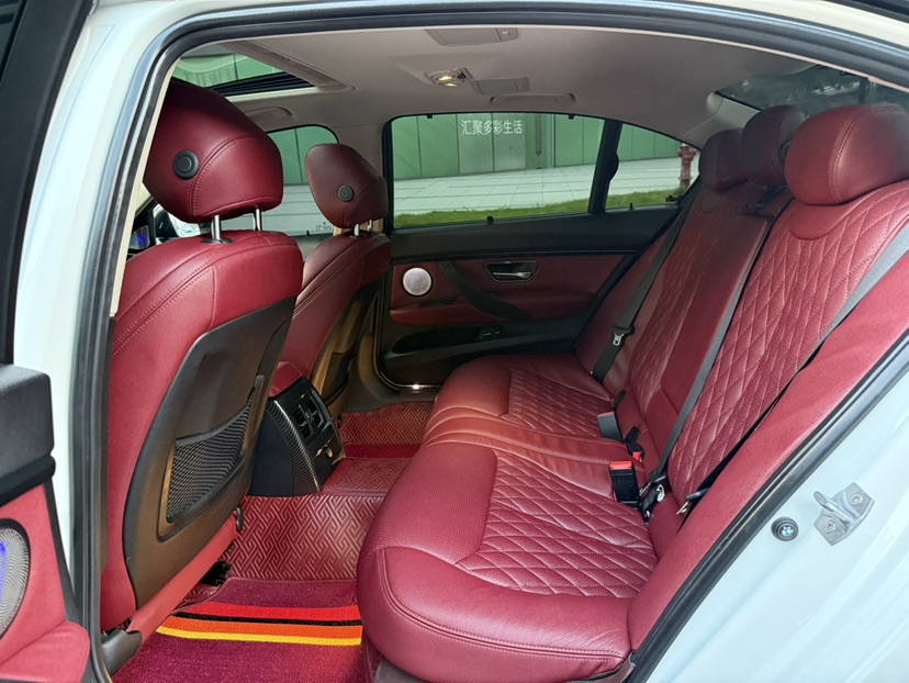 BMW 3 Series 2018 car image #6