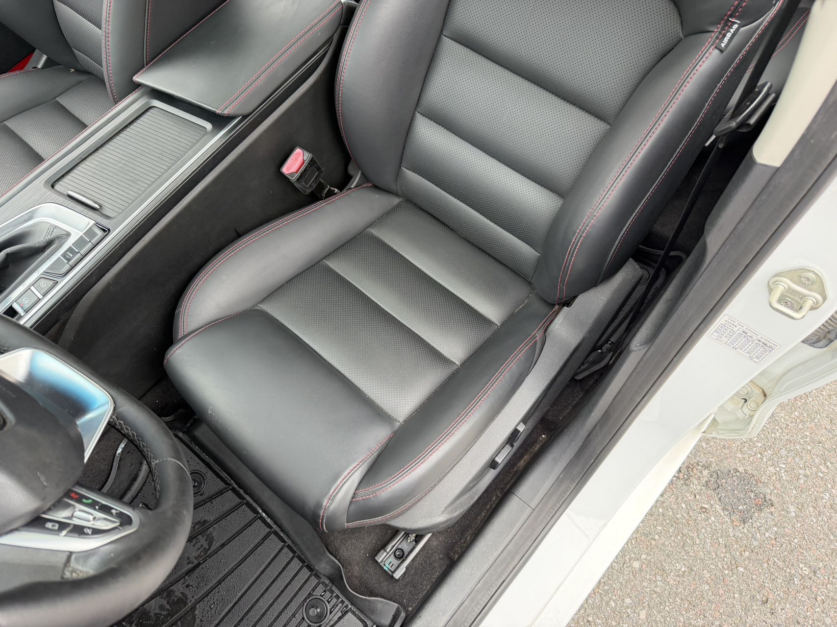 GEELY Binray 2019 car image #17