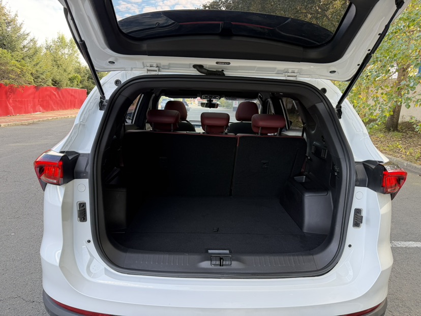 Jetour X70 PLUS 2023 car image #17