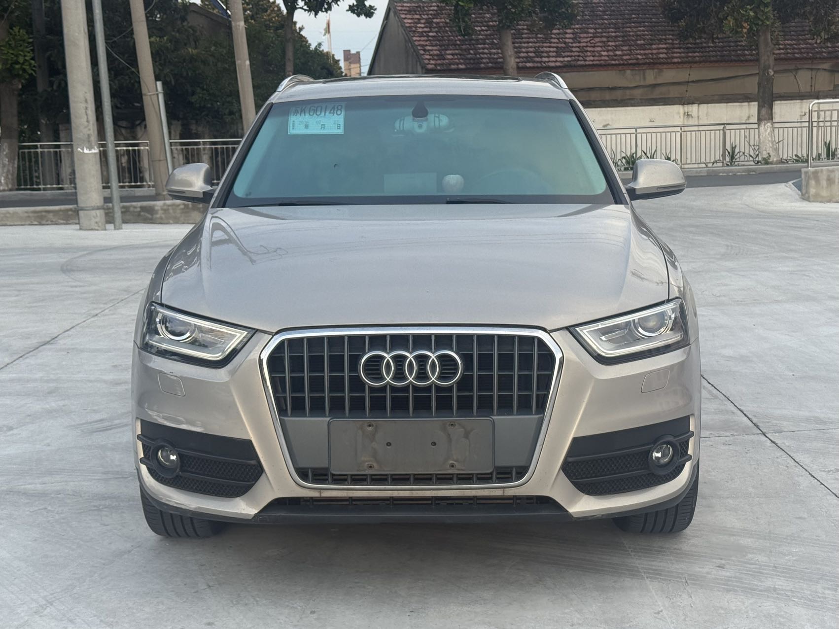 Audi Q3 2015 car image #2