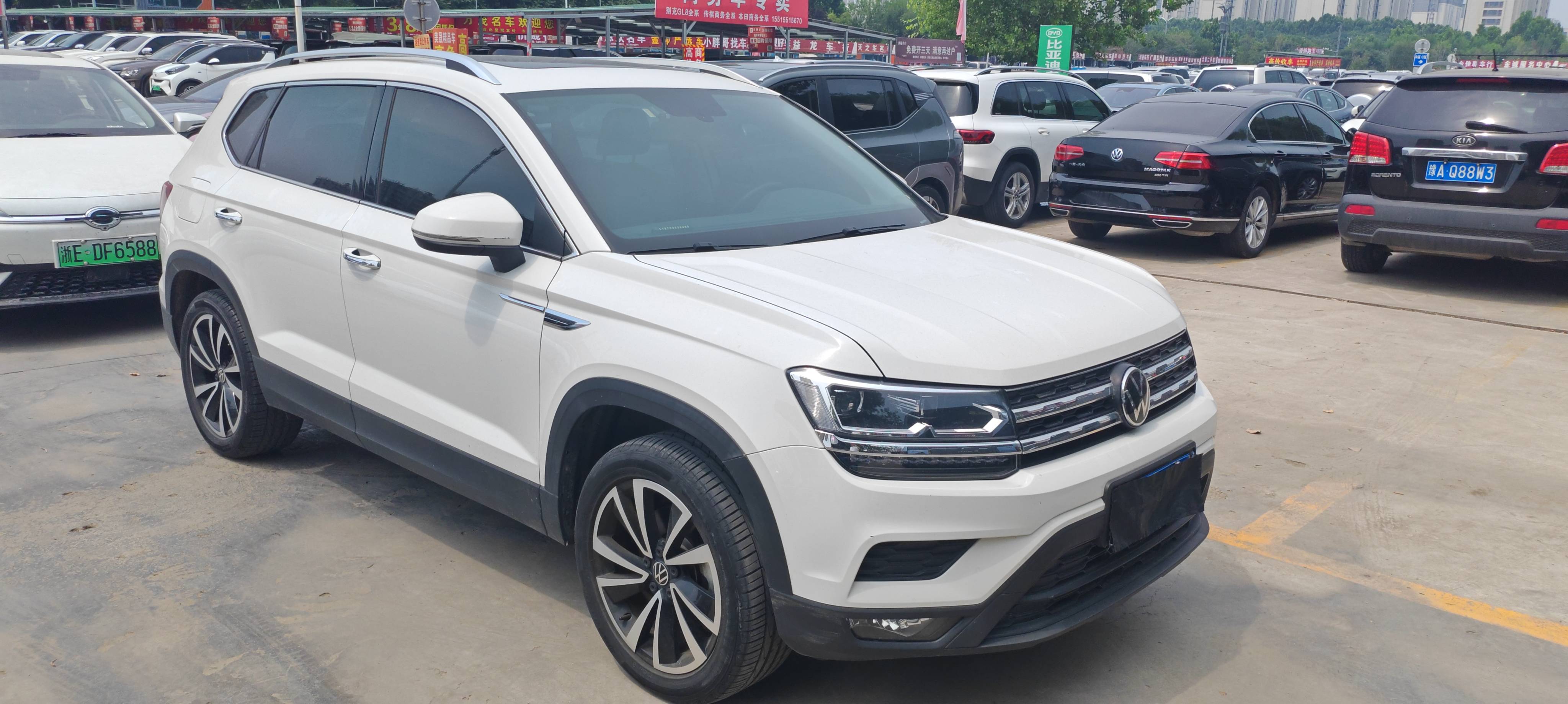 Volkswagen Tharu 2021 car image #3